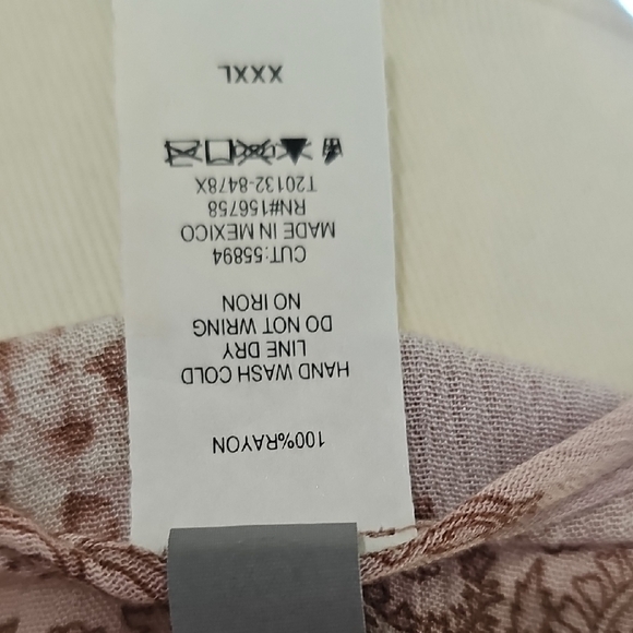 HoneyMe Curvy Elegant Paisley Blouse in Pink and Brown - Picture 7 of 8